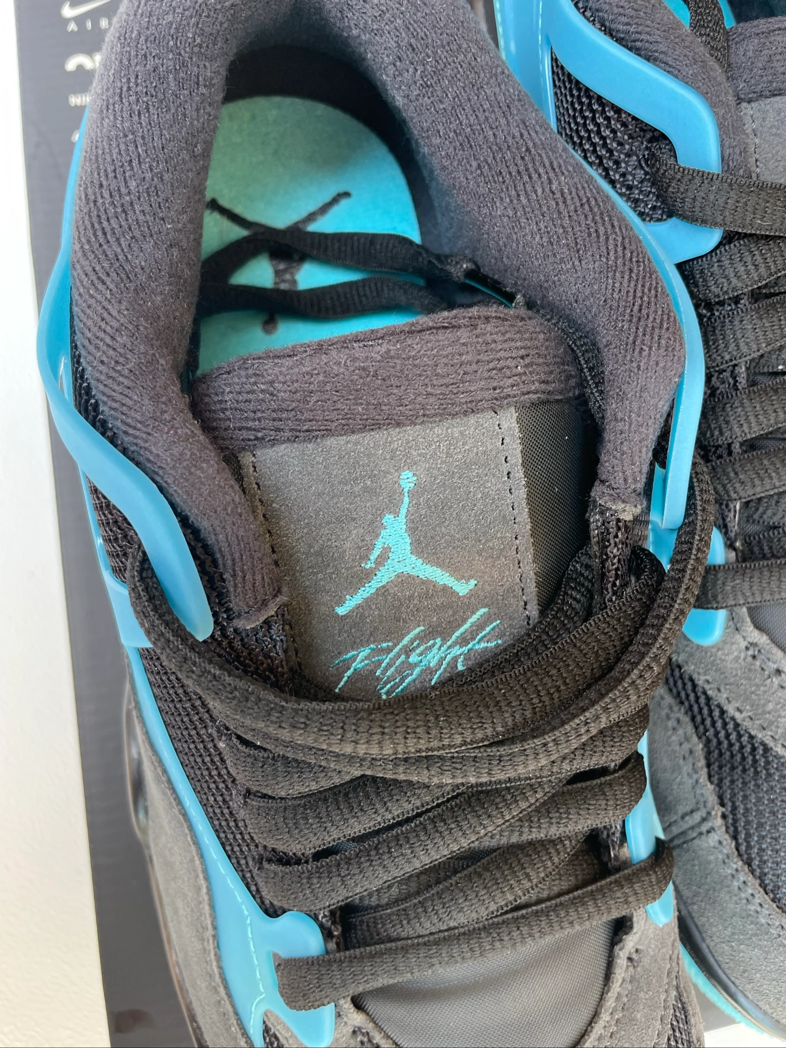 Nike Air Jordan 4 RM – photo 3